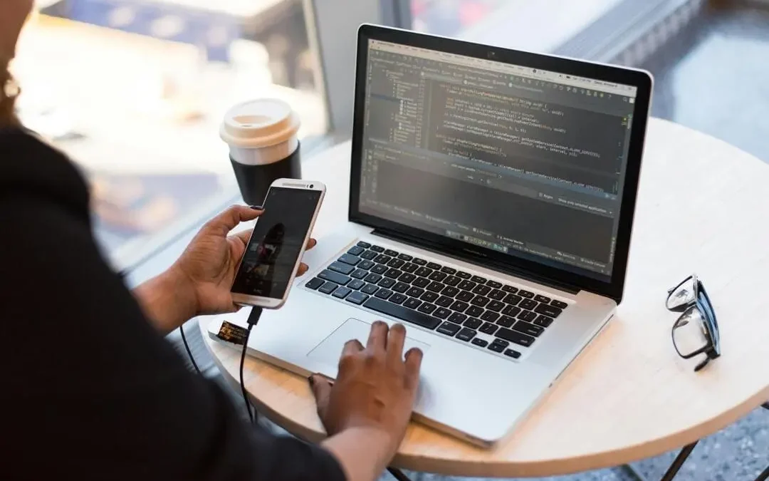 Software a medida vs. soluciones estándar: ¿cuál necesita tu empresa?